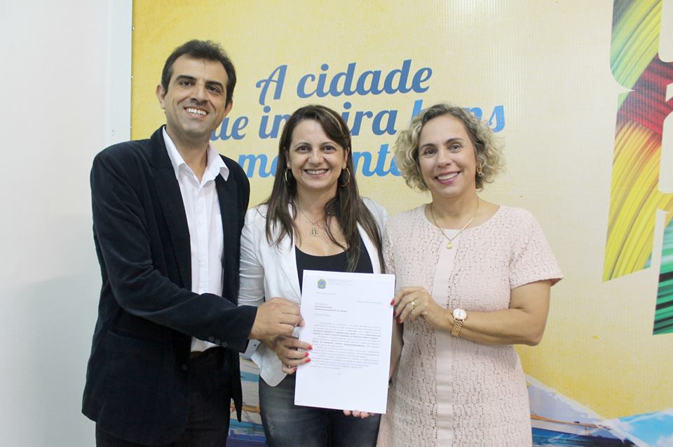 Vanio representando o dep. federal Decio LIma, Prefeita de Itapema Nilza e Dep. Estadual Ana Paula Lima.